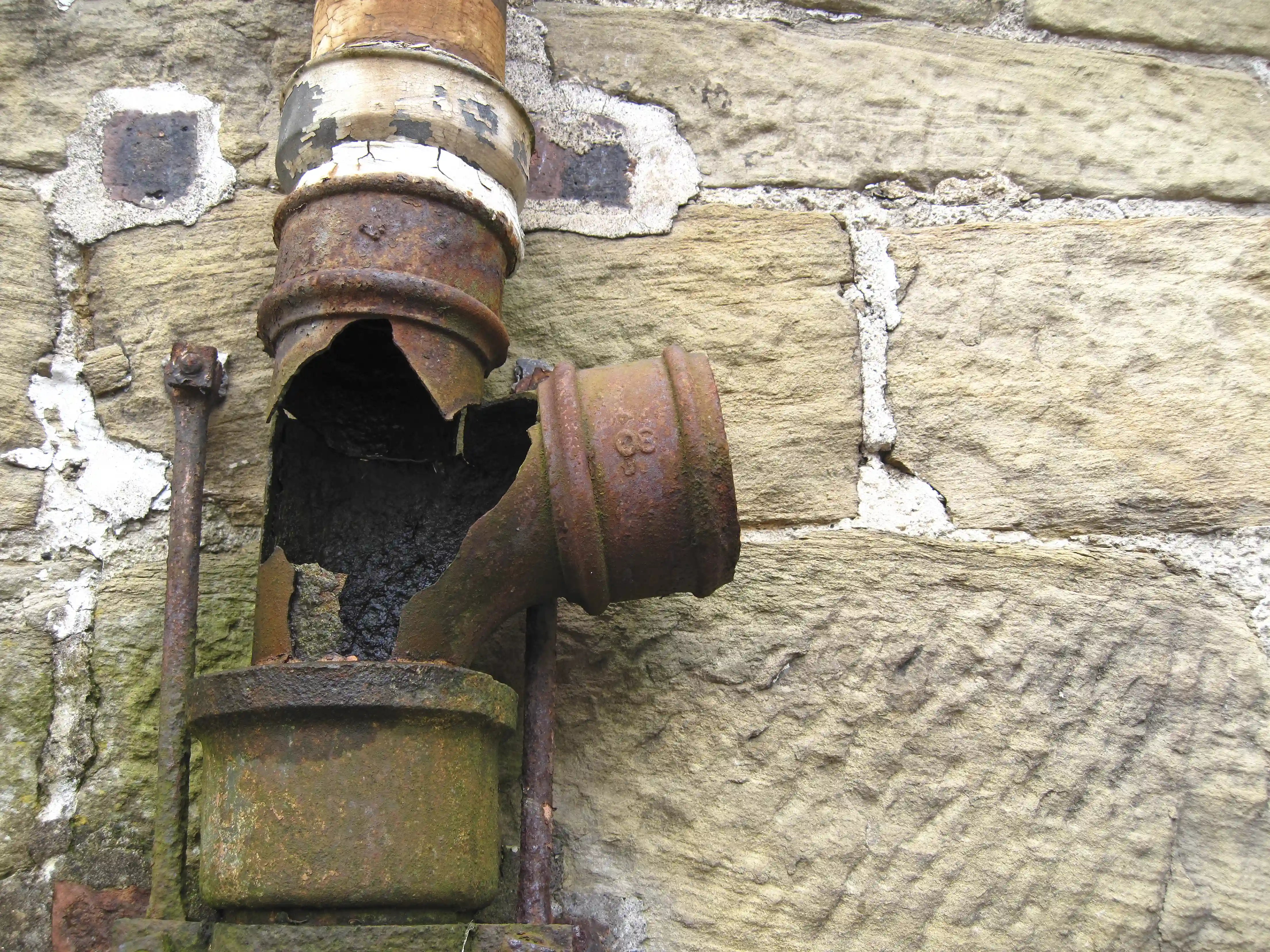 Kako prepoznati da je cev na putu da se zapuši?